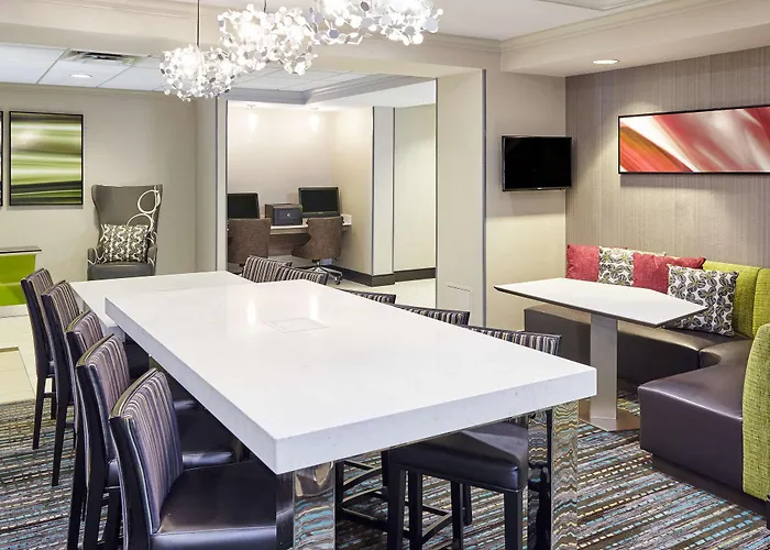 By Marriott Chicago Schaumburg/woodfield Mall Hotel