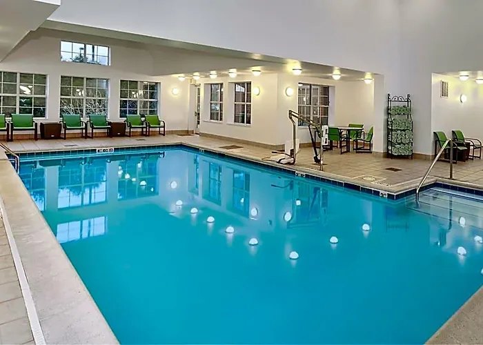 By Marriott Chicago Schaumburg/woodfield Mall Hotel 3*